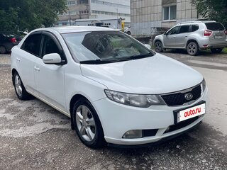 2011 Kia Cerato 6-speed II, белый, 570000 рублей, вид 2