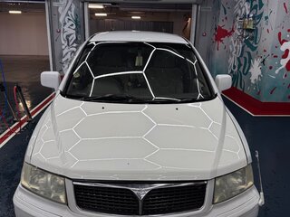 2002 Mitsubishi Chariot Grandis III, белый, 275000 рублей, вид 1