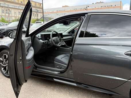 2025 Hyundai Sonata VIII (DN8) Рестайлинг, белый, 3440000 рублей, вид 5