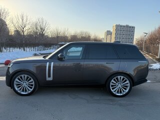 2022 Land Rover Range Rover P530 MHEV V, серый, 12500000 рублей, вид 3
