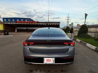 2021 Kia K5 III, серый, 1845000 рублей, вид 4