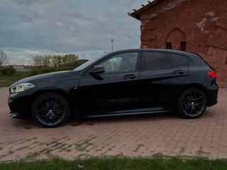 2022 BMW 1 серии 118i III (F40), чёрный, 2300000 рублей, вид 4