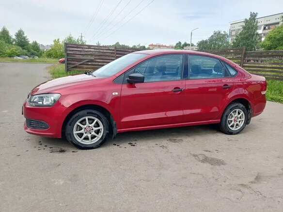 2012 Volkswagen Polo V, красный, 770000 рублей - вид 17