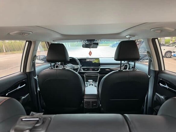 2022 Kia KX3, белый, 1400001 рублей - вид 15