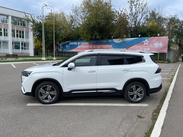 2024 Geely Okavango I Рестайлинг, белый, 2590000 рублей - вид 2