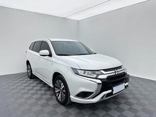 2022 Mitsubishi Outlander III Рестайлинг 3, белый, 1780000 рублей, вид 4