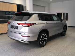 2022 Mitsubishi Outlander IV, серый, 3750000 рублей, вид 4