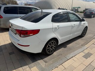2016 Kia Rio III Рестайлинг, белый, 1150000 рублей, вид 5