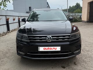 2017 Volkswagen Tiguan II, чёрный, 3490000 рублей, вид 2