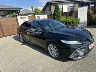 2022 Toyota Camry VIII (XV70) Рестайлинг, чёрный, 2750000 рублей, вид 2