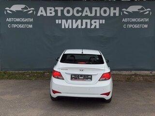 2016 Hyundai Solaris I Рестайлинг, белый, 830000 рублей, вид 4