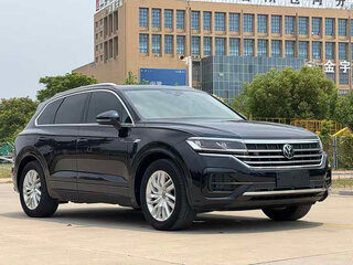 2022 Volkswagen Touareg III, чёрный, 5053839 рублей, вид 3