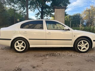2008 Skoda Octavia I (A4) Рестайлинг, белый, 450000 рублей, вид 3