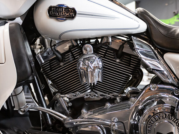 2011 Harley-Davidson Electra Glide, белый, 1100000 рублей - вид 25