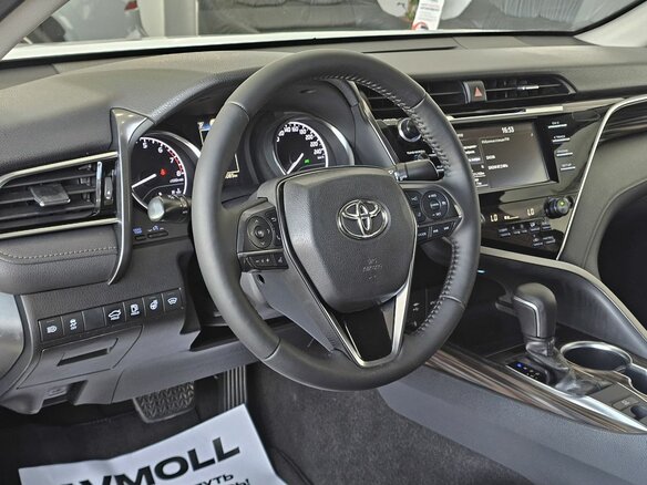 2019 Toyota Camry VIII (XV70), белый, 2530000 рублей - вид 11