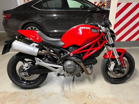 2013 Ducati Monster 696, красный, 420000 рублей, вид 2