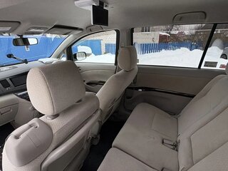 2011 Toyota ISis I Рестайлинг, белый, 1150000 рублей, вид 5
