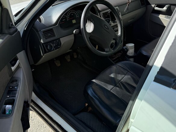 2010 Lada (ВАЗ) Priora I, белый, 210000 рублей - вид 5