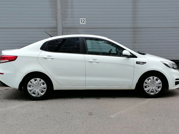 2015 Kia Rio III, белый - вид 3