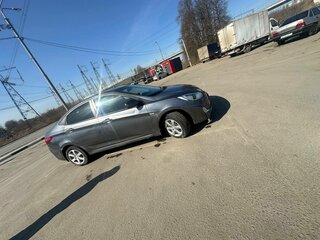 2013 Hyundai Solaris I, белый, 466000 рублей, вид 4
