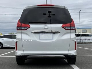 2023 Honda Freed+ II Рестайлинг, белый, 1288000 рублей, вид 4