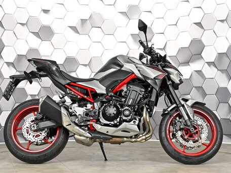 2023 Kawasaki Z 900, серый, 1099000 рублей, вид 3