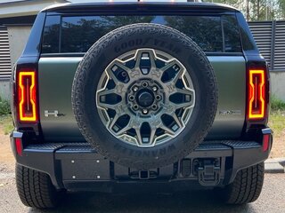 2024 GMC Hummer EV, зелёный, 13000000 рублей, вид 4