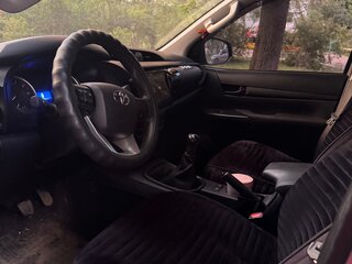 2015 Toyota Hilux VIII, серебристый, 3150000 рублей, вид 5