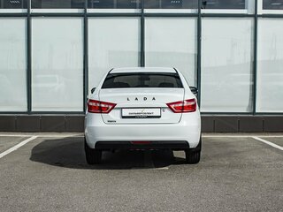 2017 Lada (ВАЗ) Vesta I, белый, 700000 рублей, вид 4