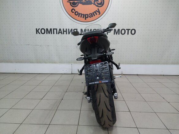 2025 Triumph Daytona 660, чёрный, 975000 рублей - вид 3