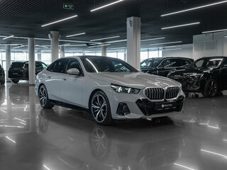 2023 BMW 5 серии 530i xDrive VIII (G60/G61/G68), серый, 7500000 рублей, вид 2