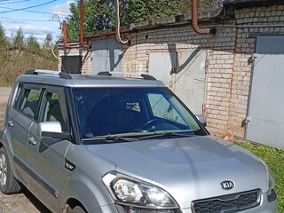 2013 Kia Soul I Рестайлинг, серебристый, 860000 рублей, вид 1