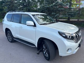 2017 Toyota Land Cruiser Prado 150 Series Рестайлинг 1, белый, 3900000 рублей, вид 3