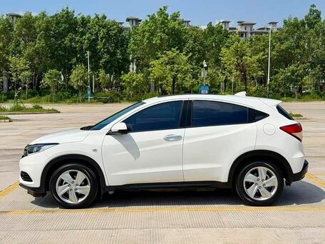 2022 Honda Vezel I Рестайлинг, белый, 1390000 рублей, вид 4