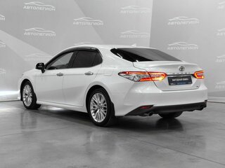 2018 Toyota Camry VIII (XV70), белый, 3090000 рублей, вид 3