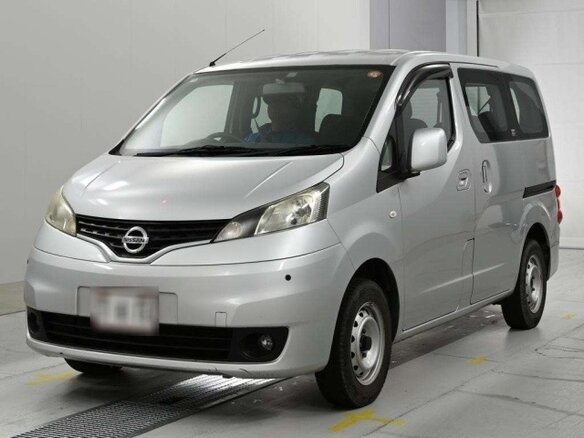 2018 Nissan NV200, серебристый