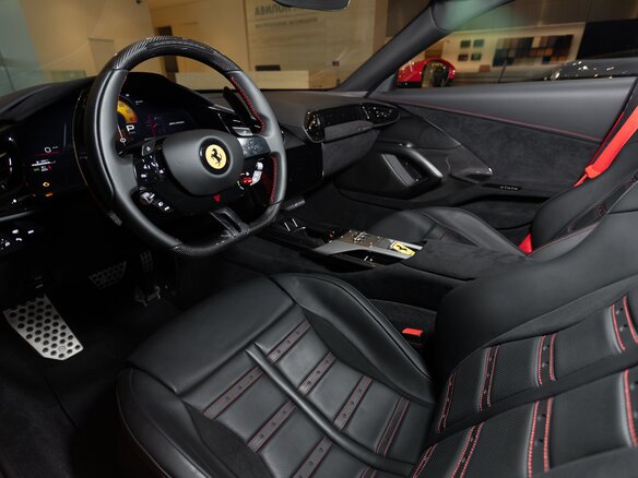 2025 Ferrari 12Cilindri, красный - вид 22