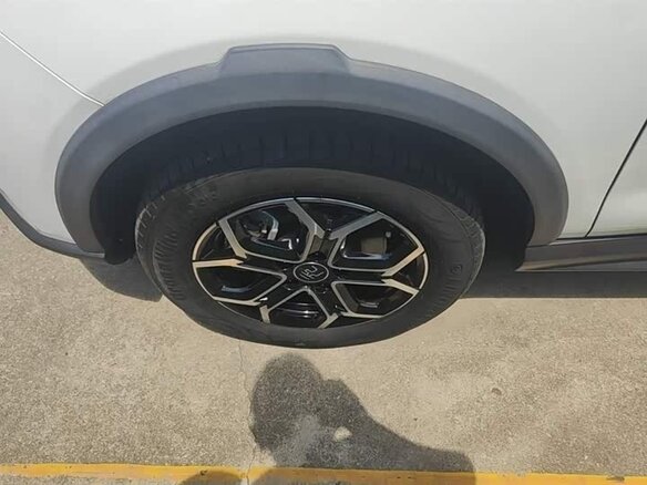 2024 BYD Yuan Pro (47 kWh) I Рестайлинг 2 (Pro), белый - вид 20