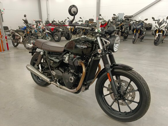 2023 Triumph Speed Twin, чёрный, 960000 рублей