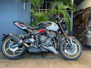 Triumph Trident 800