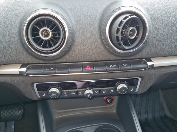 2014 Audi A3 III (8V), чёрный, 1750000 рублей - вид 9