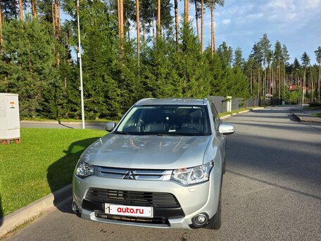 2014 Mitsubishi Outlander III, серебристый, 1126000 рублей, вид 1