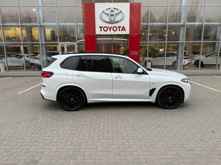 2025 BMW X5 40d IV (G05/G18) Рестайлинг, белый, 14500000 рублей, вид 4