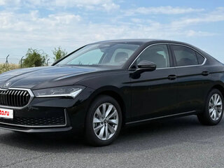 2024 Skoda Superb III Рестайлинг, серебристый, 2040000 рублей, вид 2
