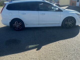 2011 Ford Focus II Рестайлинг, белый, 575000 рублей, вид 4