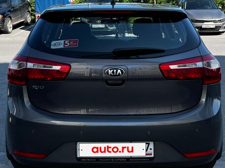 2014 Kia Rio 6-speed III, серебристый, 1350000 рублей, вид 4