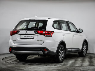2017 Mitsubishi Outlander III Рестайлинг 2, белый, 1523777 рублей, вид 5