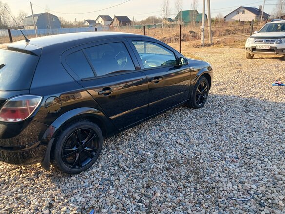 2008 Opel Astra H Рестайлинг, чёрный, 350000 рублей - вид 2
