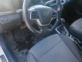 2021 Hyundai Solaris II Рестайлинг, белый, 1350000 рублей, вид 5