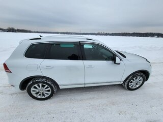 2014 Volkswagen Touareg II, белый, 2495000 рублей, вид 3